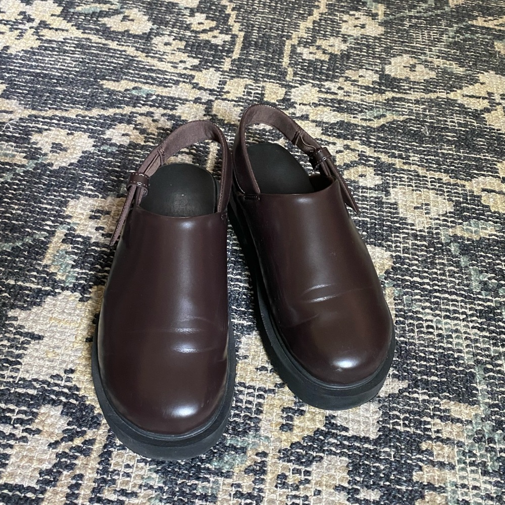 Elegant Women's Brown Mules